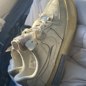 Air force 1 - Air force 1 använd några gånger bra skor inför sommaren och är Äkta. Storlek 38/5