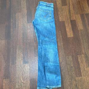 Dondup jeans i väldigt bra skick storlek 31 