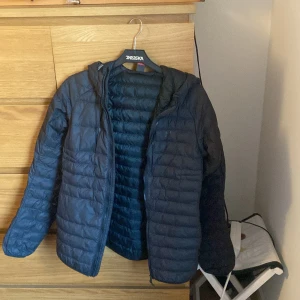 Jacka  - Bra skick jätte fin 