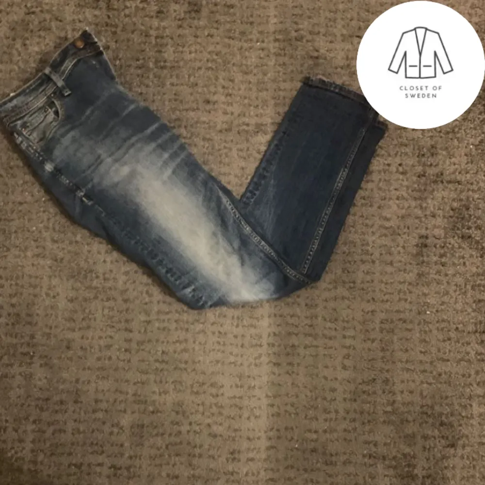 Skick 9,5/10🔥 Nypris 549kr vårat pris 179kr🍾 Hör av er vid frågor. Jeans & Byxor.