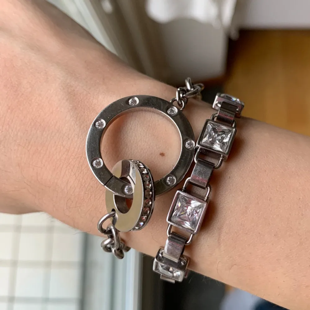 Silver Edblad armband🩵 säljer Ida bacelet för 50kr, (kostar 399kr ny) och den andra för 40kr! Frakt 18kr om man inte vill ha spårbart💘 80kr för båda🫶🏻. Accessoarer.