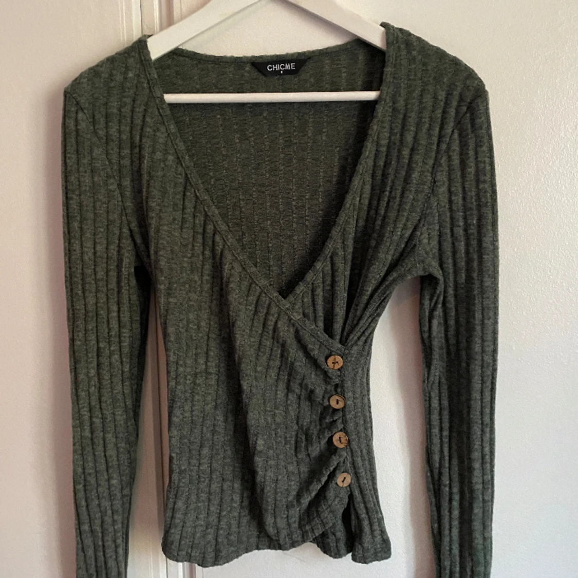 Helt ny Tröja med knappar