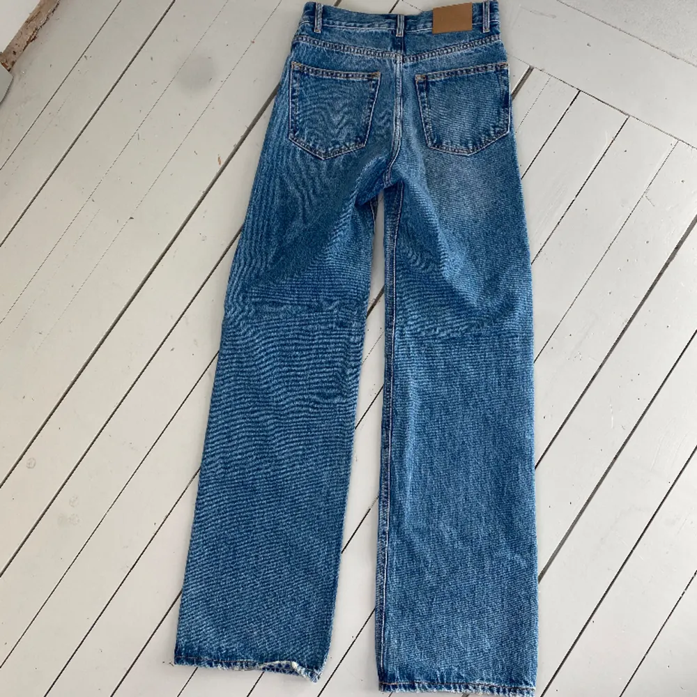 Baggy Pull&bear jeans, V midja. Använda typ 3-4 gånger, perfekt skick . Jeans & Byxor.