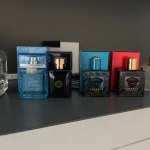 Miniturne parfymer  - Alla är på 10 ml o saknar nån ml var. Säljes eller bytes. 