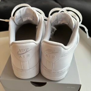 Nike air force  - Väldigt bra skick som nya!!  Storlek 39 