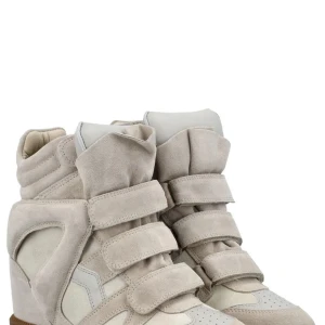 ❤️SÖKER ISABEL MARANT SKOR❤️ - Söker dessa skor från isabel marant i färgen beige, svart eller taupe, men färg spelar inte så stor roll❤️ storlek 37❤️ kan betala ca 1000 kr som max❤️skriv om ni säljer