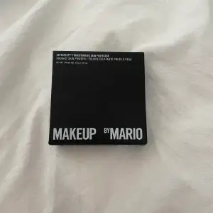 Helt oanvänd/ny makeup by Mario bronzer/ highliter som jag säljer pga att jag köpte fel färg ny pris är ca 460❤️❤️