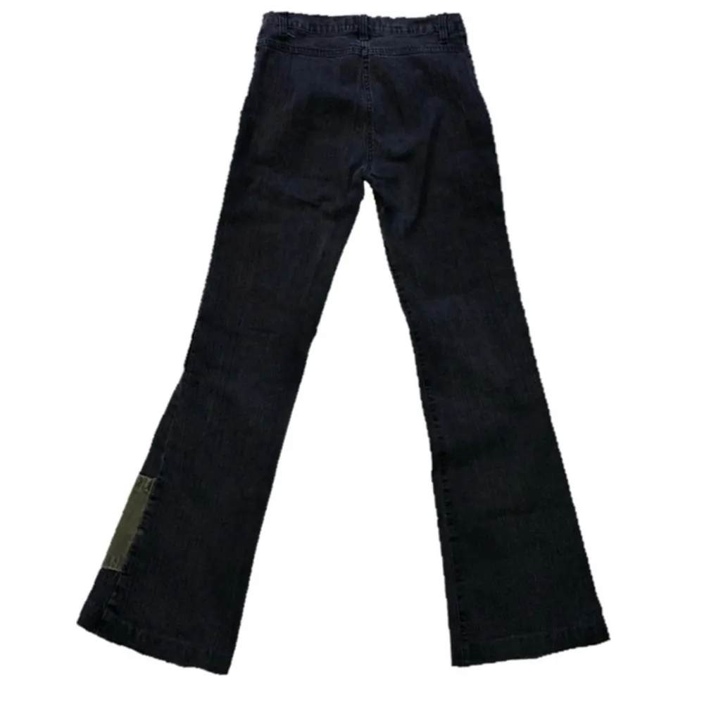 tvärfeta jeans säljer pga dom blivit för små! skriv för mått. Jeans & Byxor.