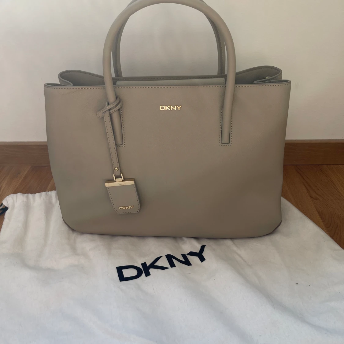 DKNY Väska