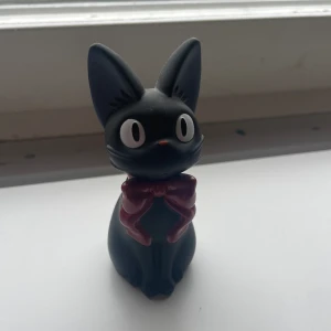 Kiki’s delivery service katt - Köpte den här sällsynta Kiki’s delivery service katt figuren från Barnes and Noble i USA💖 Den kostade ca 200 kr💖