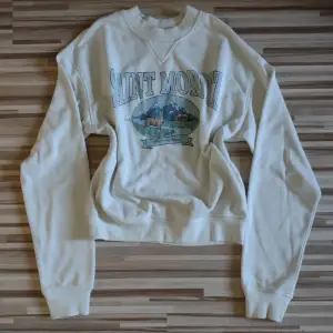 Snygg tröja från HM, Divided 💕 Storlek XS 💕 Kolla gärna in mina andra annonser för fler billiga plagg 💕