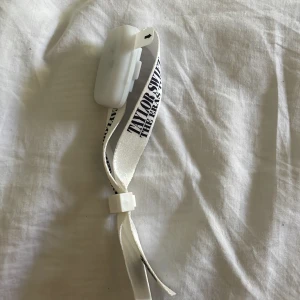 Eras tour armband  - Ett armband från eras tour i Stockholm 