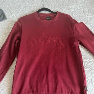 Hugo Boss teöja - 9/10 skick. Bosströja 
