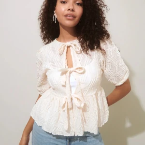 Blus - Blus från gina tricot som är helt oanvänd med prislapp kvar!🩷