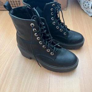 Chunky boots  - Använda ett par få gånger