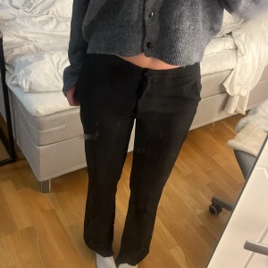 kostymbyxor - Lågmidjade kostymbyxor från h&m💗 kom med prisförslag!