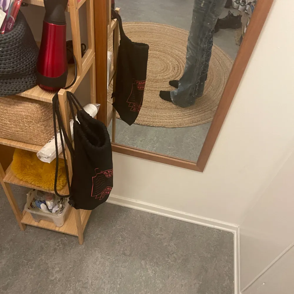 (Säljer PGA para knas kan släppa för ganska lågt kom me offers)⚠️⚠️⚠️tornadomart flare rope jeans jeans i size S (som W31) hella bootcut och dome i fett bra condition inge heeldrag eller andra skador mått och bilder kan lösas 🙏🙏 Går för $300+ på grailed. Jeans & Byxor.