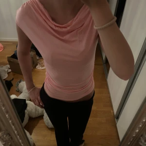 Tröja - Super fin t-shirt som aldrig är använd i storlek S🩷