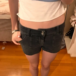 Low waist shorts från H&M - Superfin med storlek 36 (s)! 