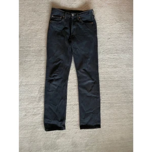 Jeans - Jättefina Levi’s jeans 💞. Hittar inte storlek men skulle säga 26