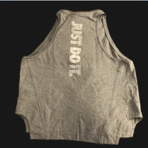 Nike träningstopp - Nästan som ny! Passa på!