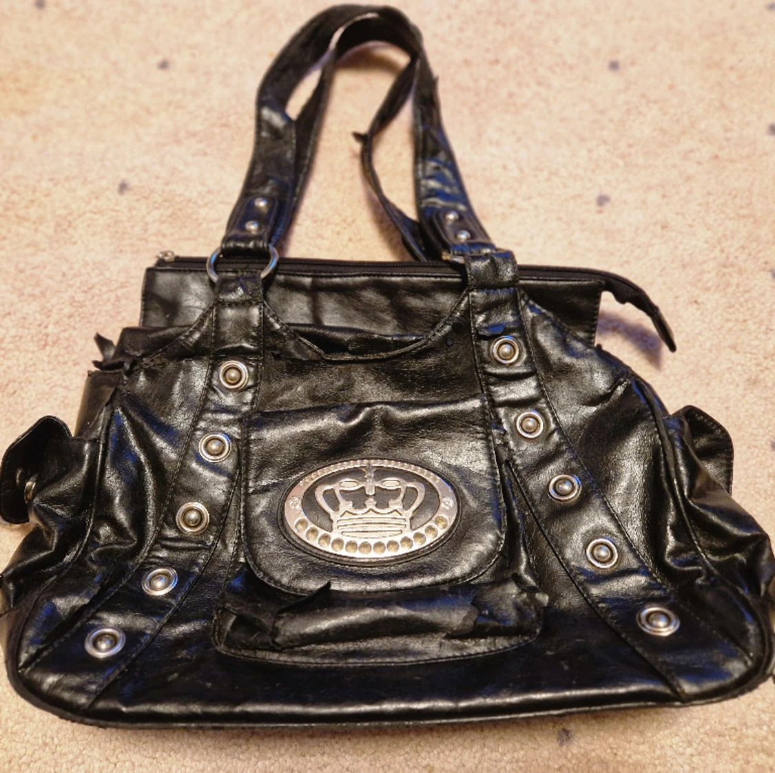 Vintage handväska med fickor