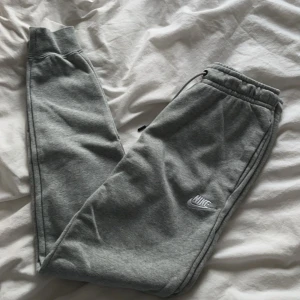 Nike mjukisbyxor  - Mjukisbyxor från Nike, fint skick!