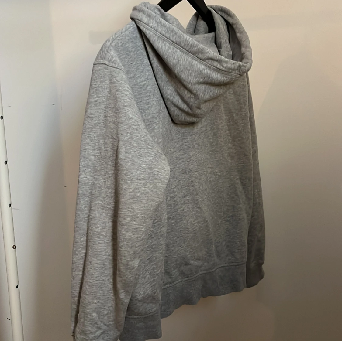 Grå Hoodie - 91
