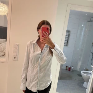 Skjorta - Fin gant skjorta som är fin som en base på layover tröjor💕 har inte använt💕LÅNAD BILD!!