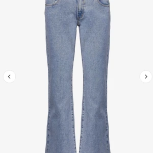 A brand jeans - Säljer dessa super fina jeansen då dom inte passar mig längre i midjan❤️ de är i jätte bra skick, skriv för bilder på 