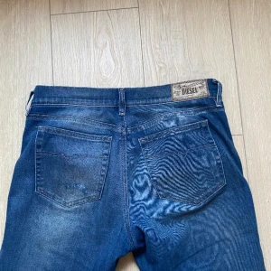 Disel low waist bootcut - Säljer mina jättefina Disel jeans som tyvärr blivit för små