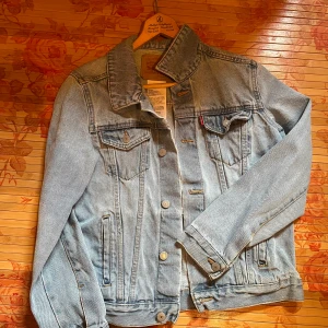 Jeansjacka  - Ljus jeansjacka 