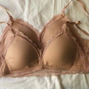 BH:ar från Lindex - Gammelrosa BH:ar från Lindex i st. 75A