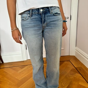 Lågmidjadejeans  - Från weekday, storlek W24 L32