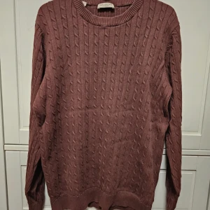 Kabelstickad tröja Medium - Mycket bra skick!