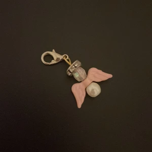Jättesöt lyckoängel🫶🏼 - Söt rosa lyckoängel att hänga på tex väska, nycklar etc🫶🏼