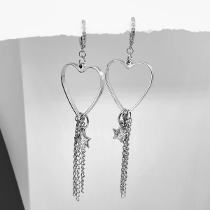 Handgjorda örhängen  - Handgjorda örhängen●Följ :@ekjewelryofficial🤲 ● 💎Material- 100% rostfritt stål ●Örhängeskrokar -rostfritt stål. Nickel fri. Längd -10cm. Köp för 1st-60kr eller 90kr/paret