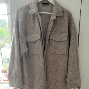 Kavaj, jacka, tröja - Mysig kavaj/jacka/tröja oversized modell