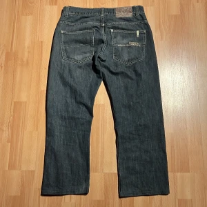 Mörk blå Southpole jeans - Mörkish blå southpole jeans🤤säljer för har annat lika par🙏🐊pris går diskuteras🦷pm för mått💅