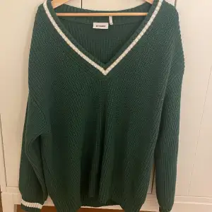 Grön stickad tröja från weekday💓 storlek M men passar nog L💓