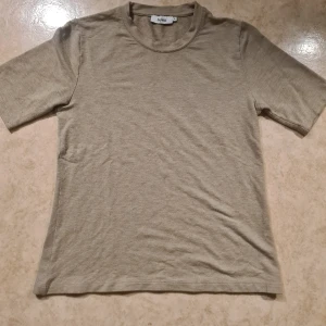 Beige-grå tröja - Mysig och fin beige-grå tröja i storlek M från Stylein, köpt secondhand och är i mycket bra skick. Passar även S. 🤩