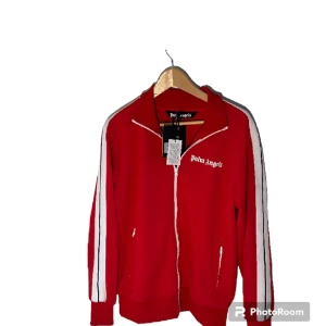 Palm Angels - Palm Angels Tröja Helt ny! Storlek: XL- fits L Skriv direkt om du skulle ha frågor!