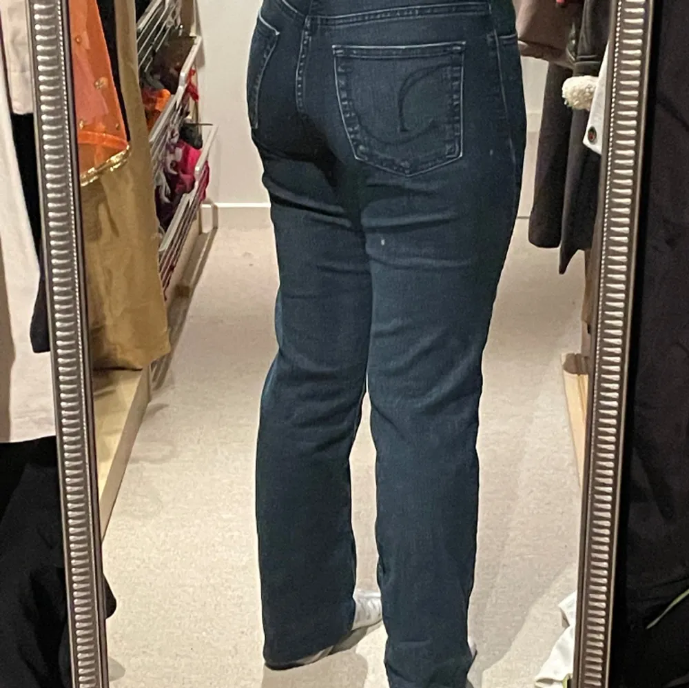 Superfina jeans från FRN Jeans. Hittar tyvärr ingen storlek men dem passar mig som är 152cm!. Jeans & Byxor.