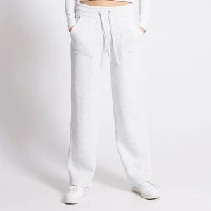 byxor - jätte sköna byxor ifrån lager🤍 nypris 200kr