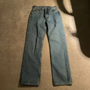 Jag säljer nu mina WEEKDAY jeans i storlek 24/30, aldrig använda då jag har växt ur dom. 