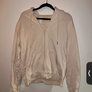 Aprikos kofta - En aprikos kofta från H&M♥️ Storlek: S♥️ ♥️♥️♥️