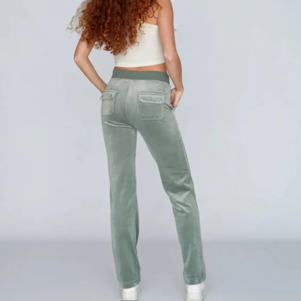 Har flera andra färger och storlekar, kika profil 💗💗💗. Jeans & Byxor.