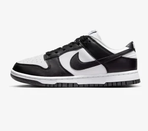 Nike panda dunk low  - Säljer dessa super snygga Panda Dunks då de inte kommer till användning. De är helt nya och aldrig använda. Köpta i Paris! Skriv privat för mer bilder och frågor 🥰
