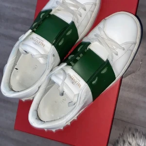 Valentino skor gröna - Byter helst 