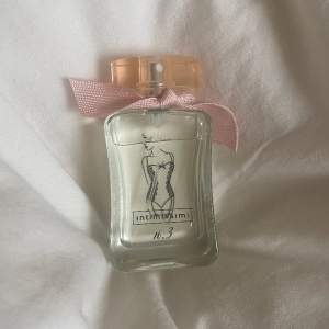  Säljer en Intimissimi parfym då den inte kommer till användning💕 den är använd fåtal gånger och håller lukten ganska länge💗 pris kan diskuteras💗